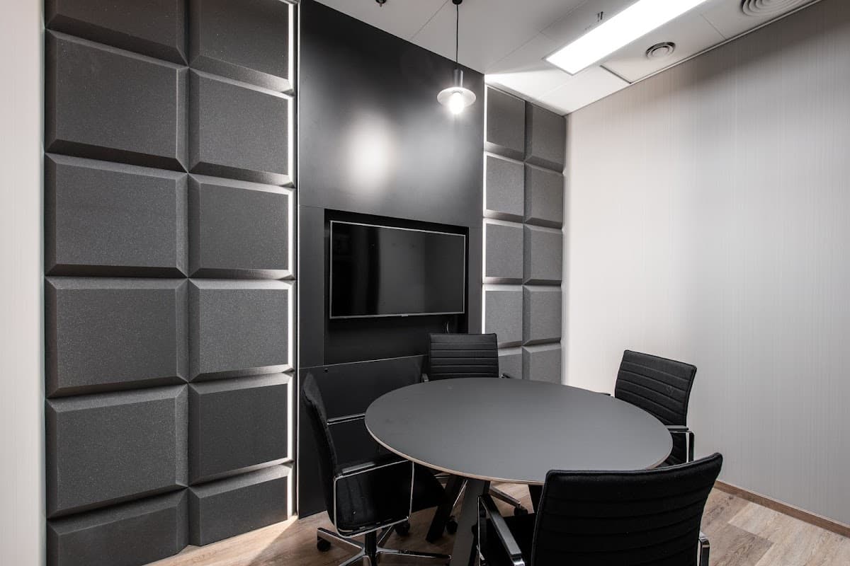 OmniOffice The Warsaw HUB interior photo 7