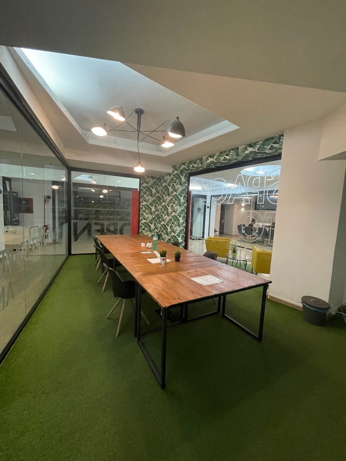 Office Jam interior photo 6