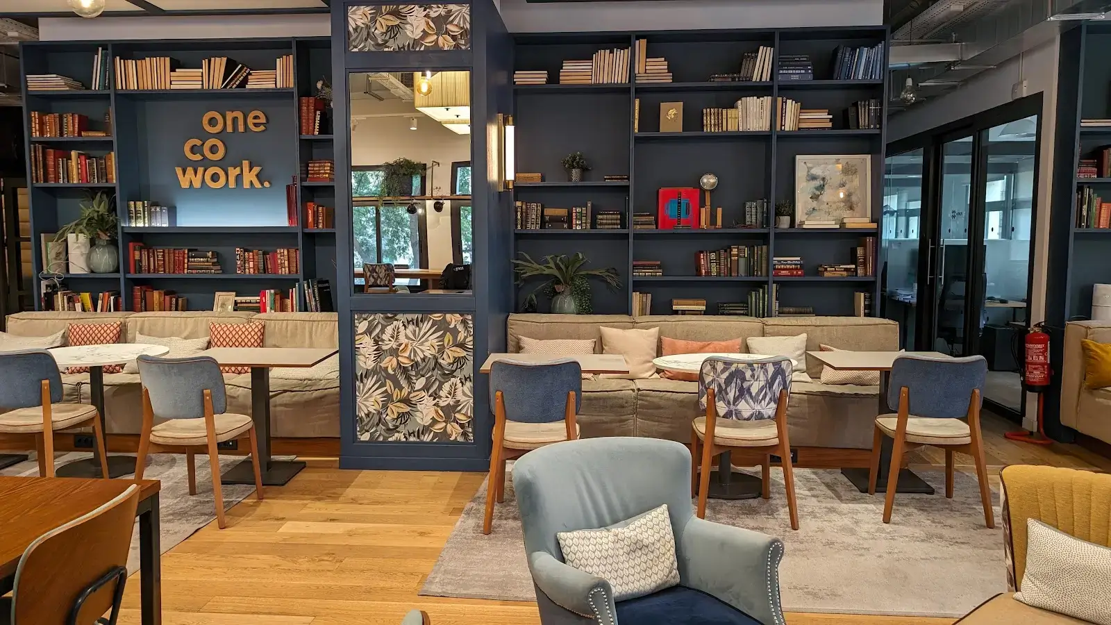 OneCoWork Catedral | Barcelona Coworking interior photo 2