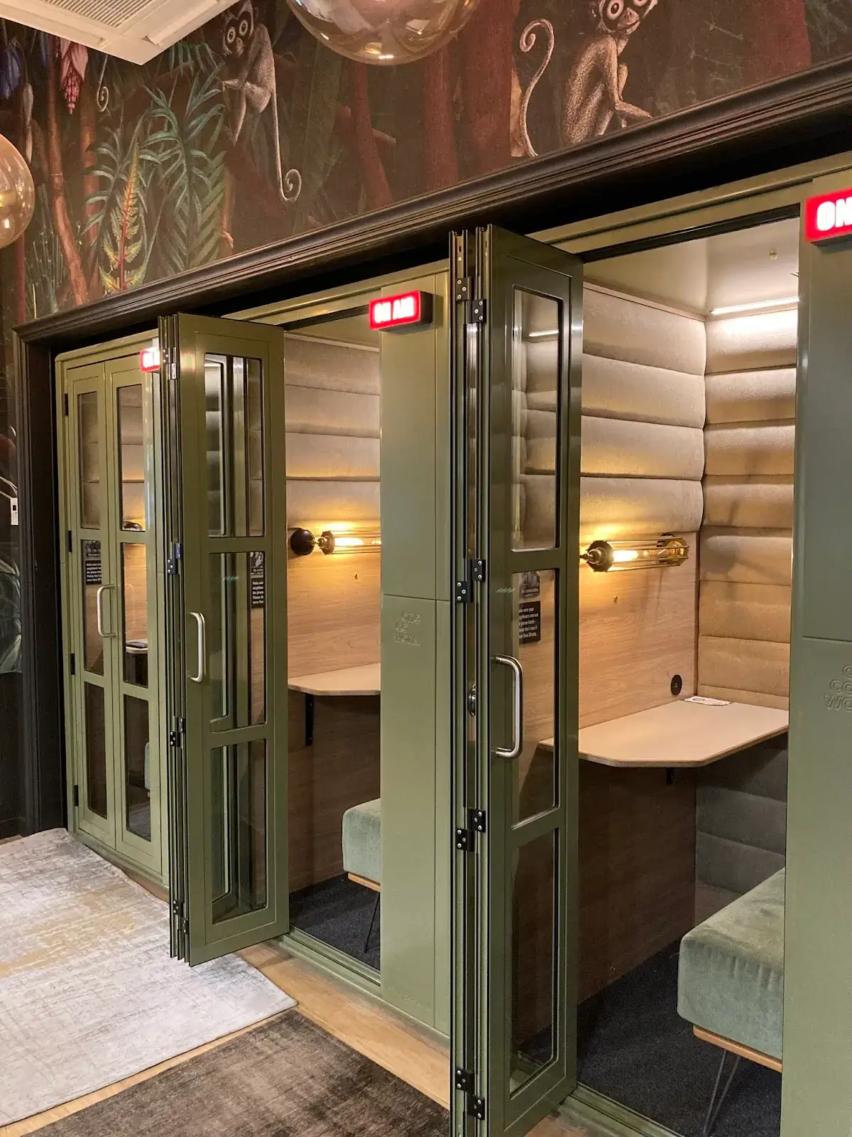 OneCoWork Catedral | Barcelona Coworking interior photo 4