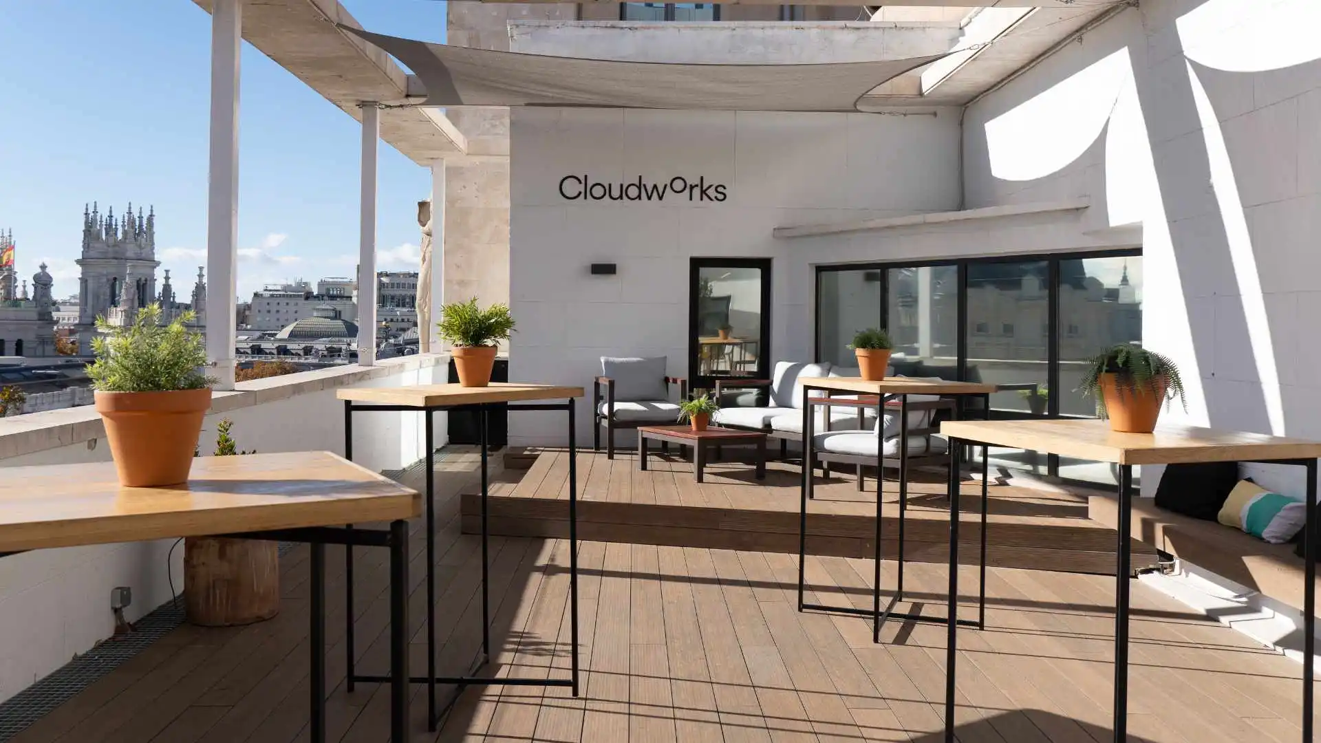 Cloudworks Tuset - Diagonal interior photo 16