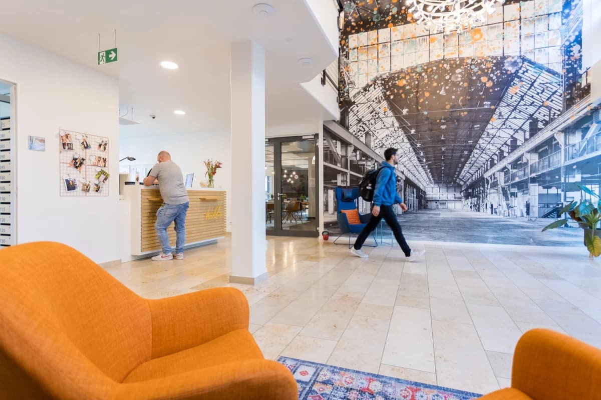 Factory Campus interior photo 5