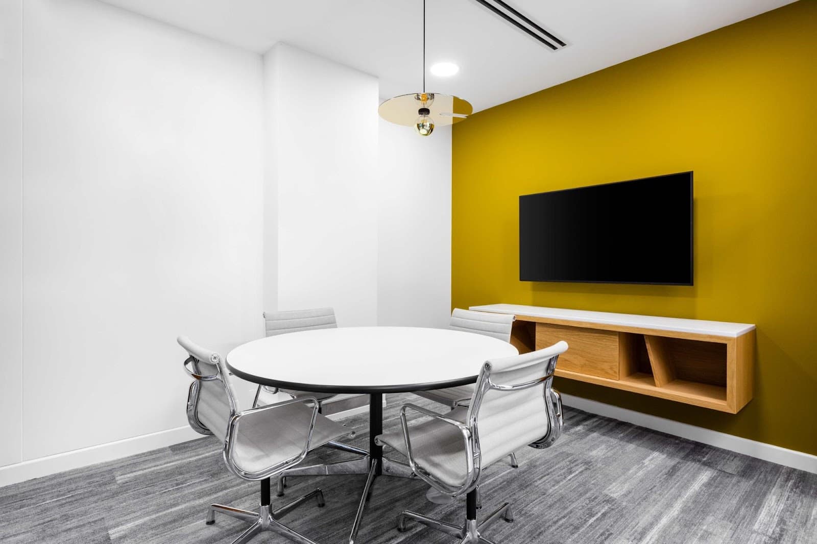 Signature by Regus - London Berkeley Square interior photo 4