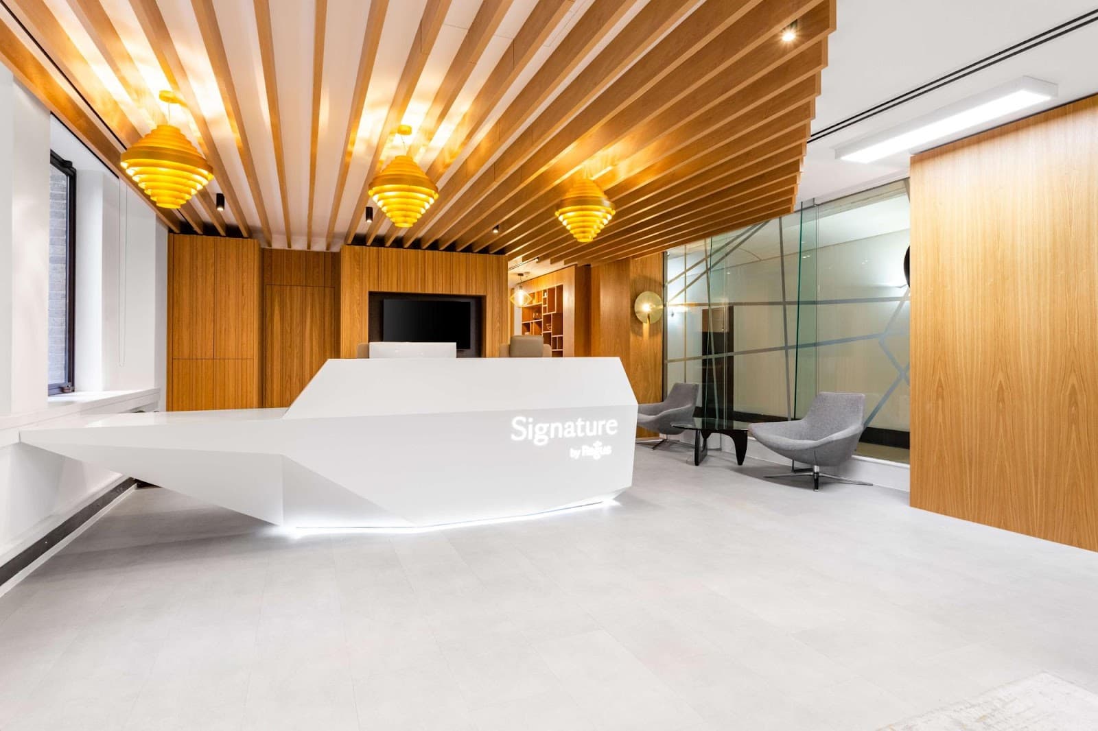 Signature by Regus - London Berkeley Square interior photo 1