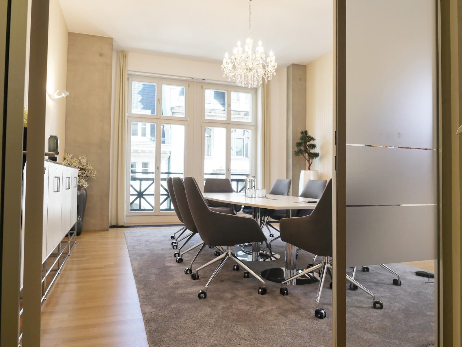 Satellite Office Berlin Unter den Linden 10 interior photo 5