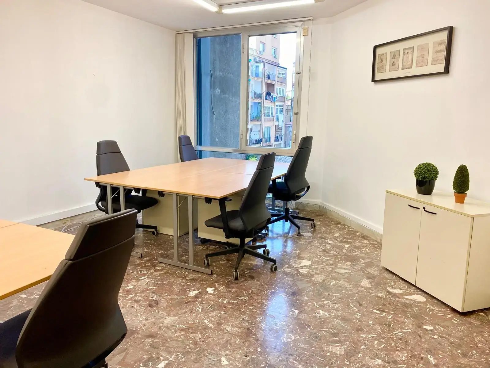 CREC Coworking Letamendi interior photo 2