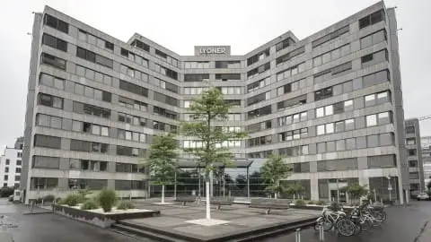 Regus Frankfurt Lyoner Stern interior photo 5