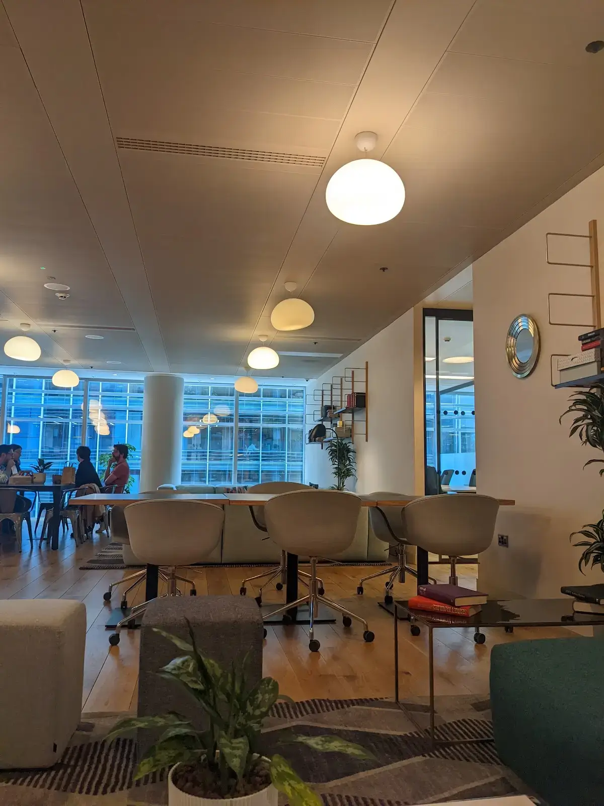 beyond Aldgate Tower interior photo 9