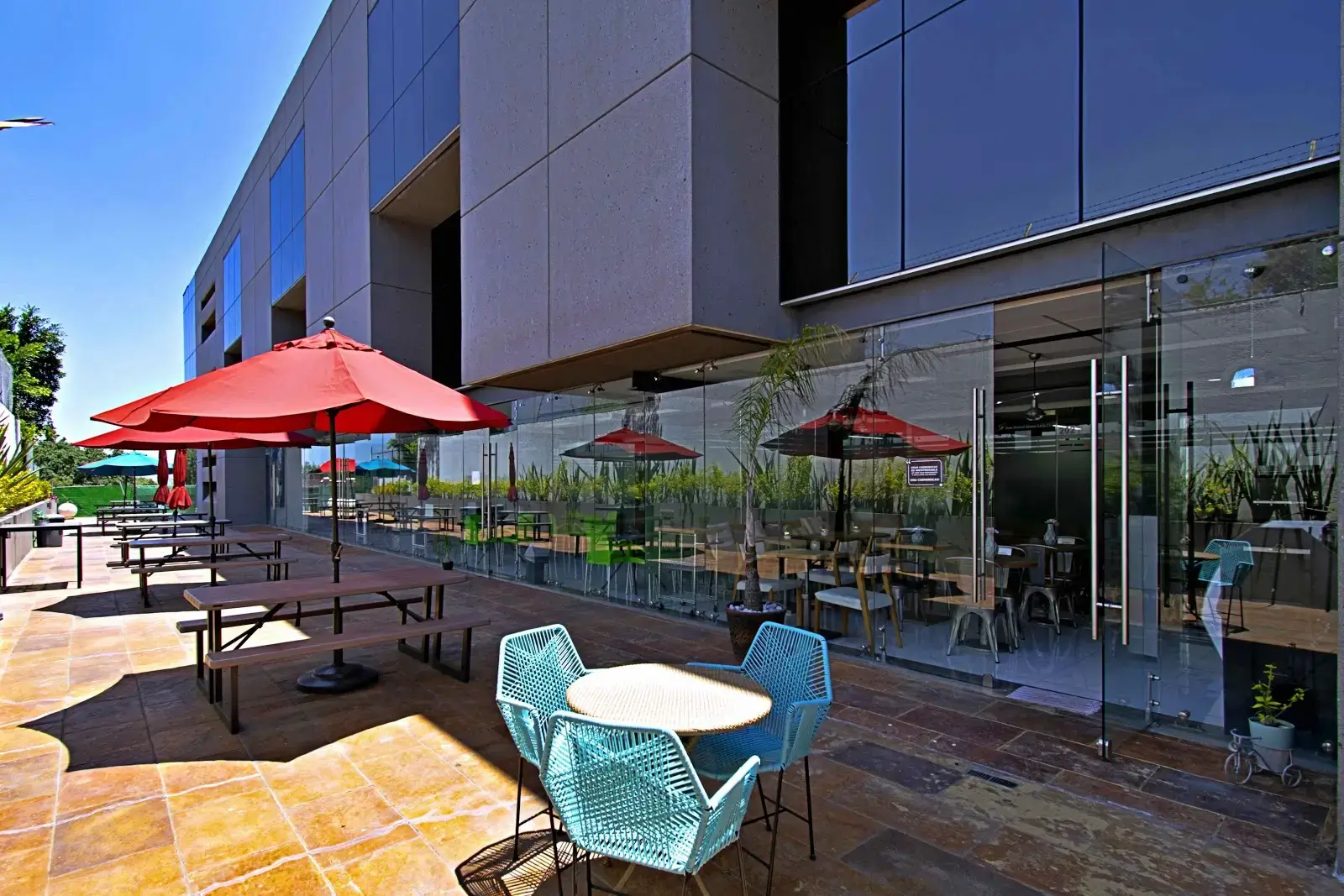 Novo Emerald interior photo 5