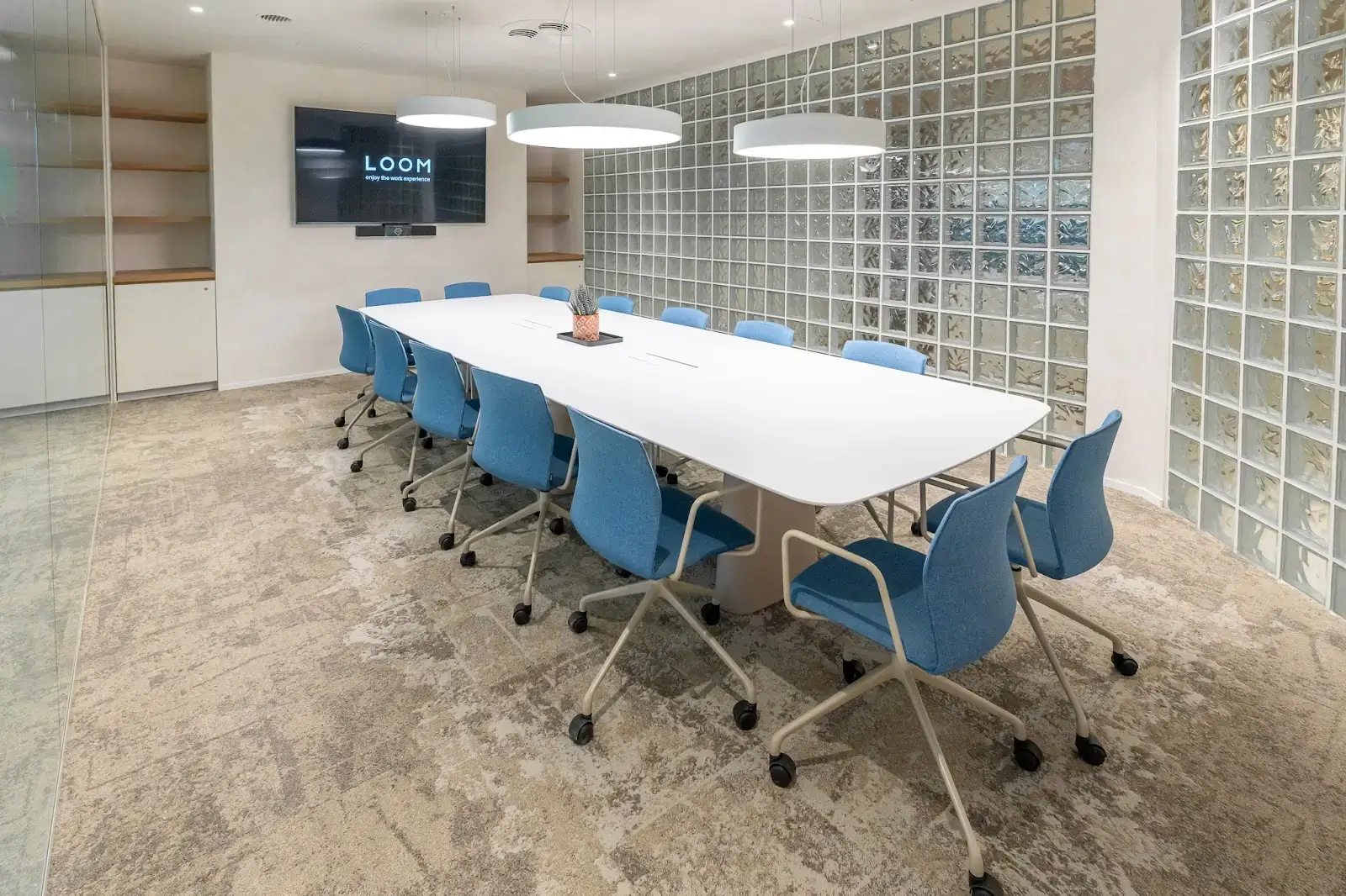 Coworking LOOM Campo de las Naciones interior photo 5