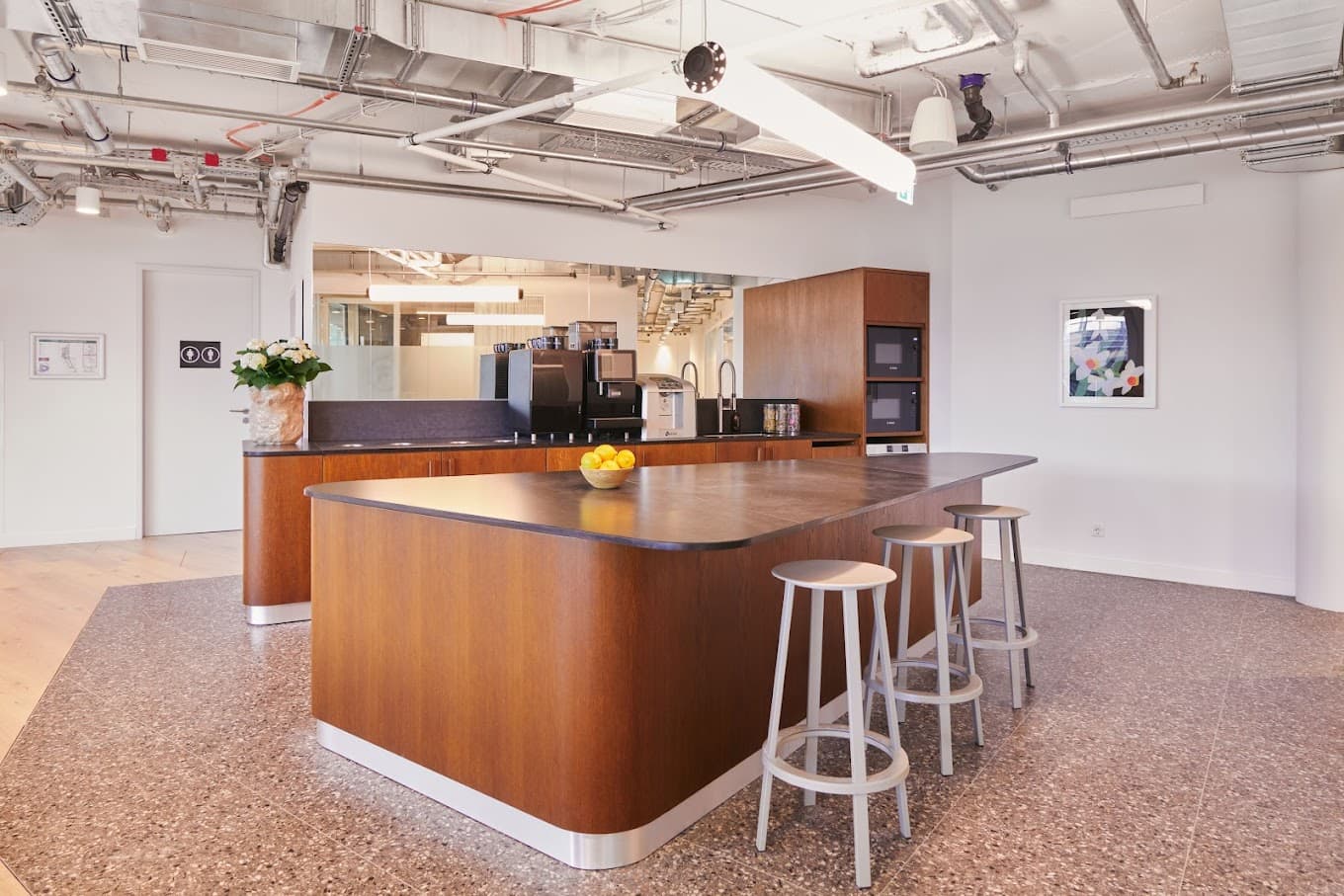 WeWork Rudolfplatz interior photo 2