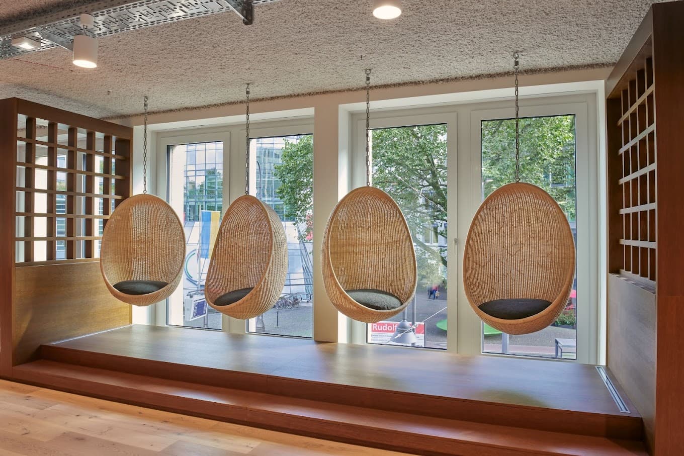 WeWork Rudolfplatz interior photo 3
