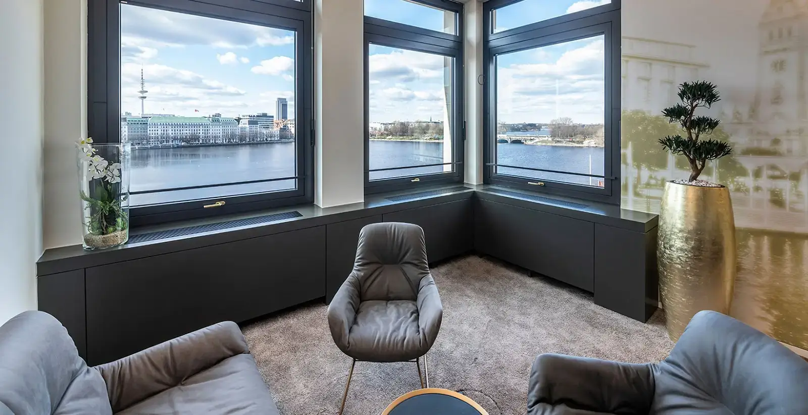 Satellite Office Hamburg Ballindamm interior photo 3