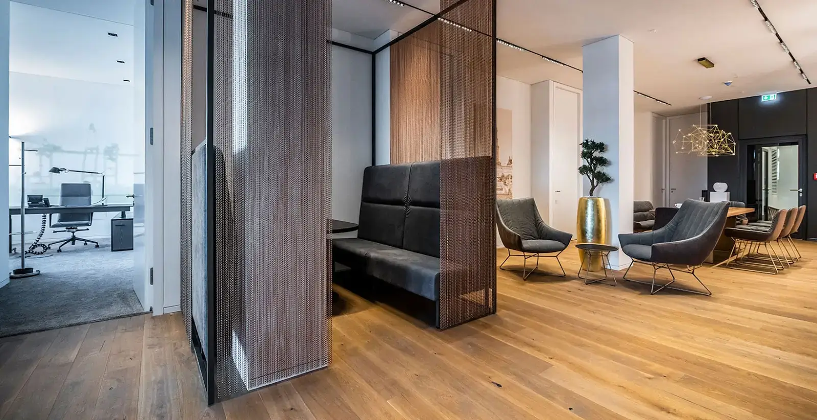 Satellite Office Hamburg Ballindamm interior photo 4