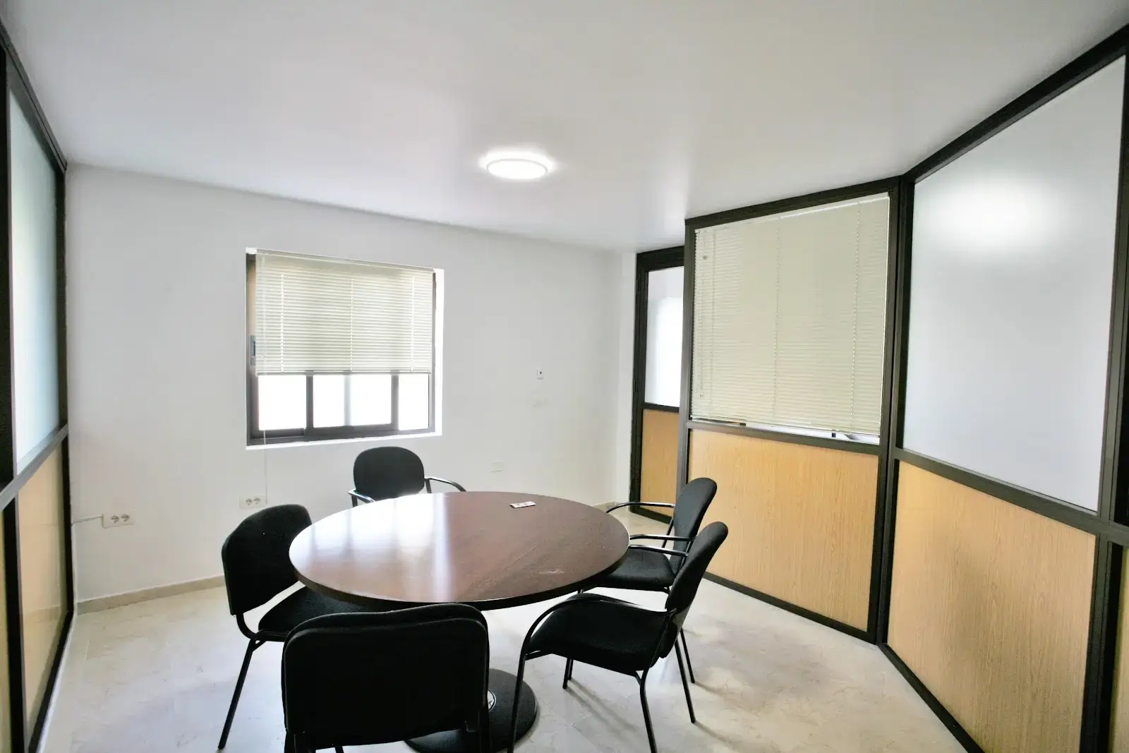 El Michi del puerto Coworking & Brunch interior photo 3