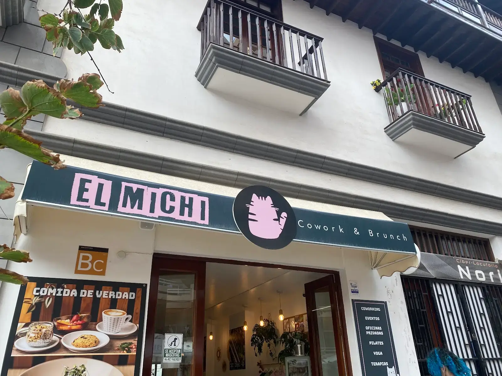 El Michi del puerto Coworking & Brunch interior photo 6