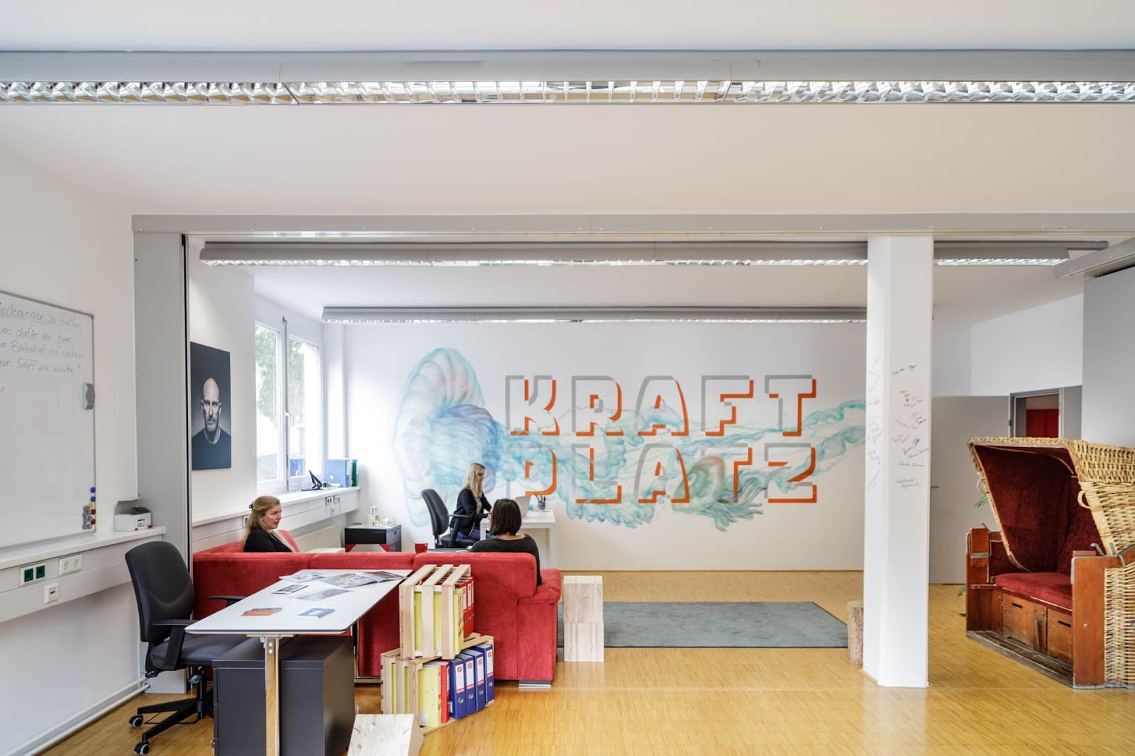 PinzHub CoWorking Saalfelden interior photo 7