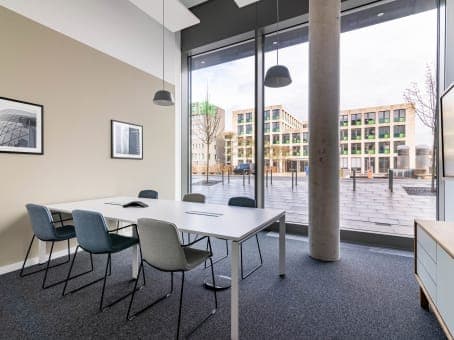 Regus Bad Homburg Basler Straße interior photo 5