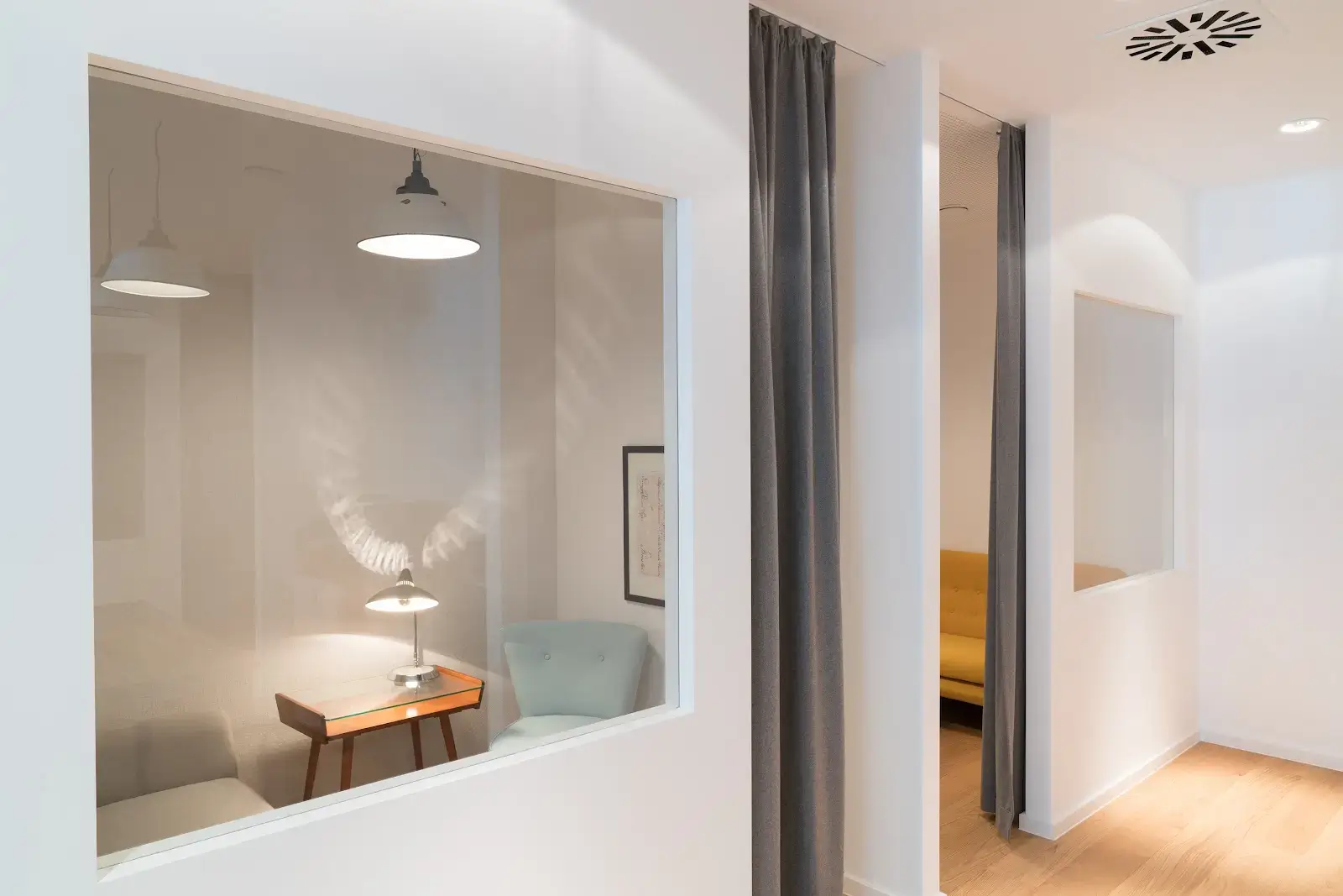 Ruby Leo Workspaces Munich interior photo 3