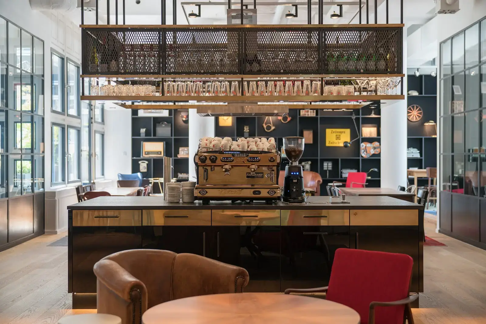 Ruby Leo Workspaces Munich interior photo 5