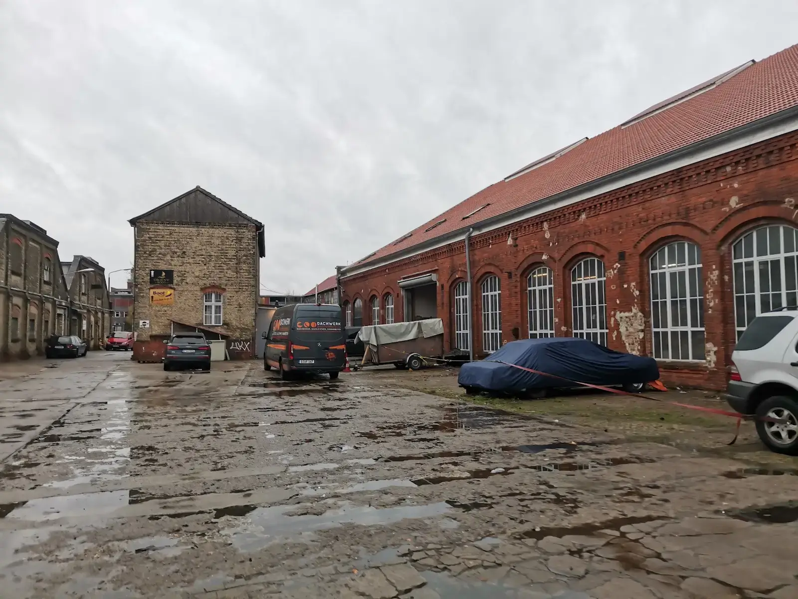 KAOS Berlin interior photo 6