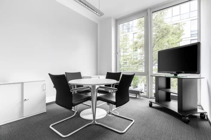 Regus Munich Parkstadt Schwabing interior photo 4