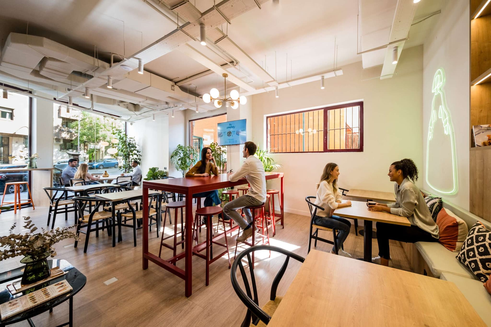 Monday Rio interior photo 7