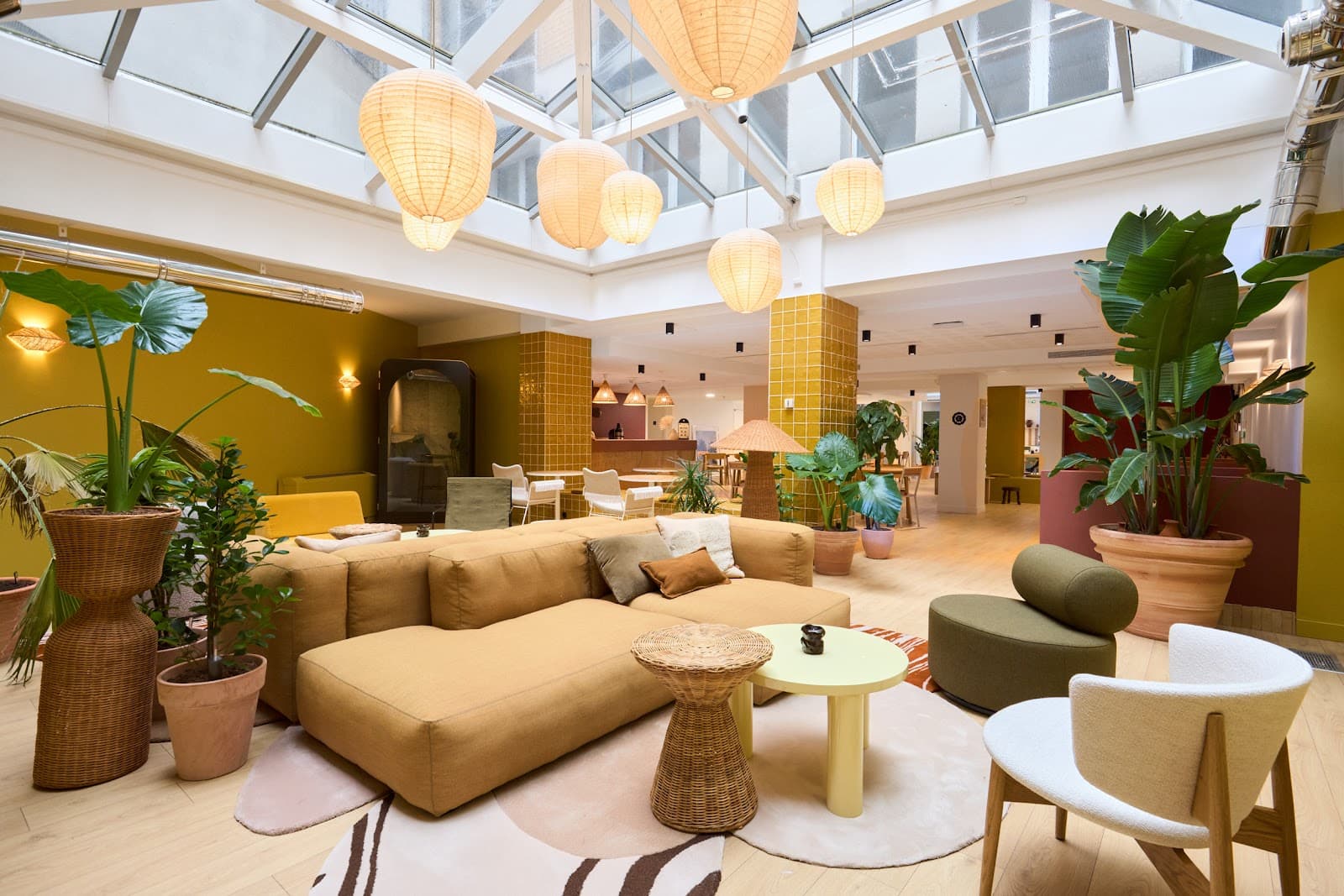 Morning, Bourse interior photo 2