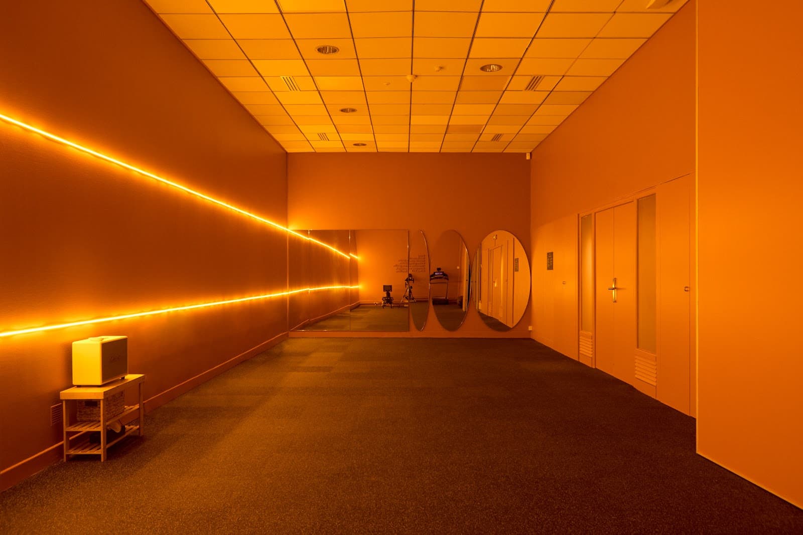 Morning, Bourse interior photo 6