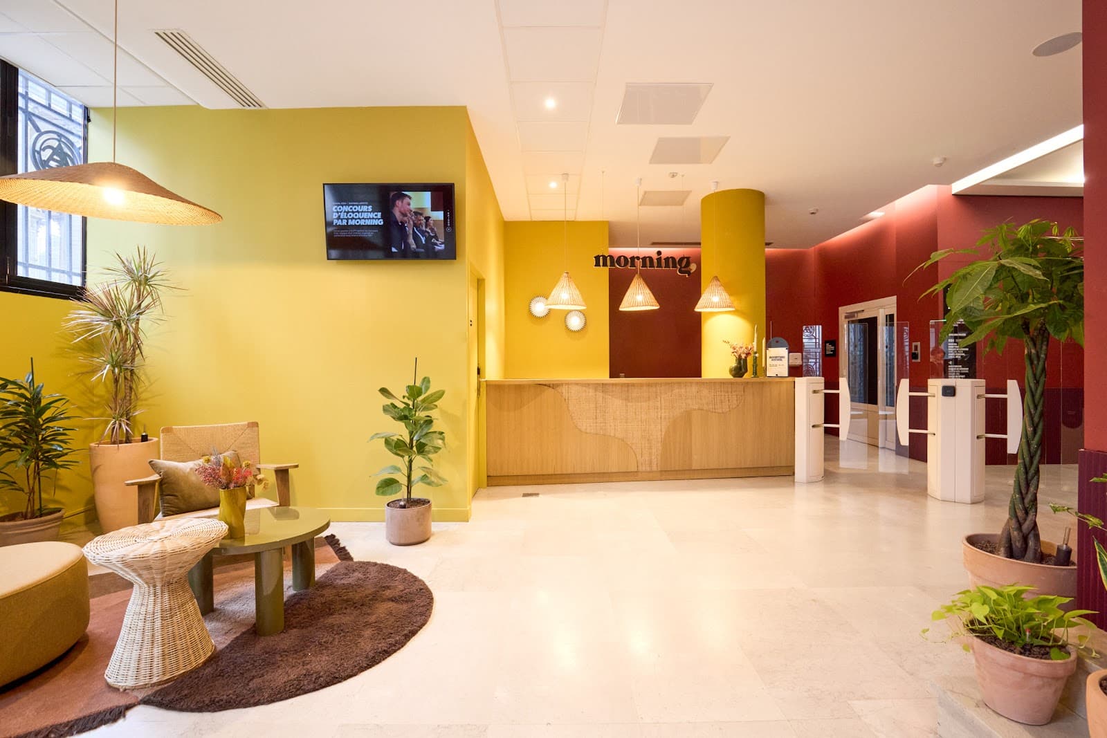 Morning, Bourse interior photo 9