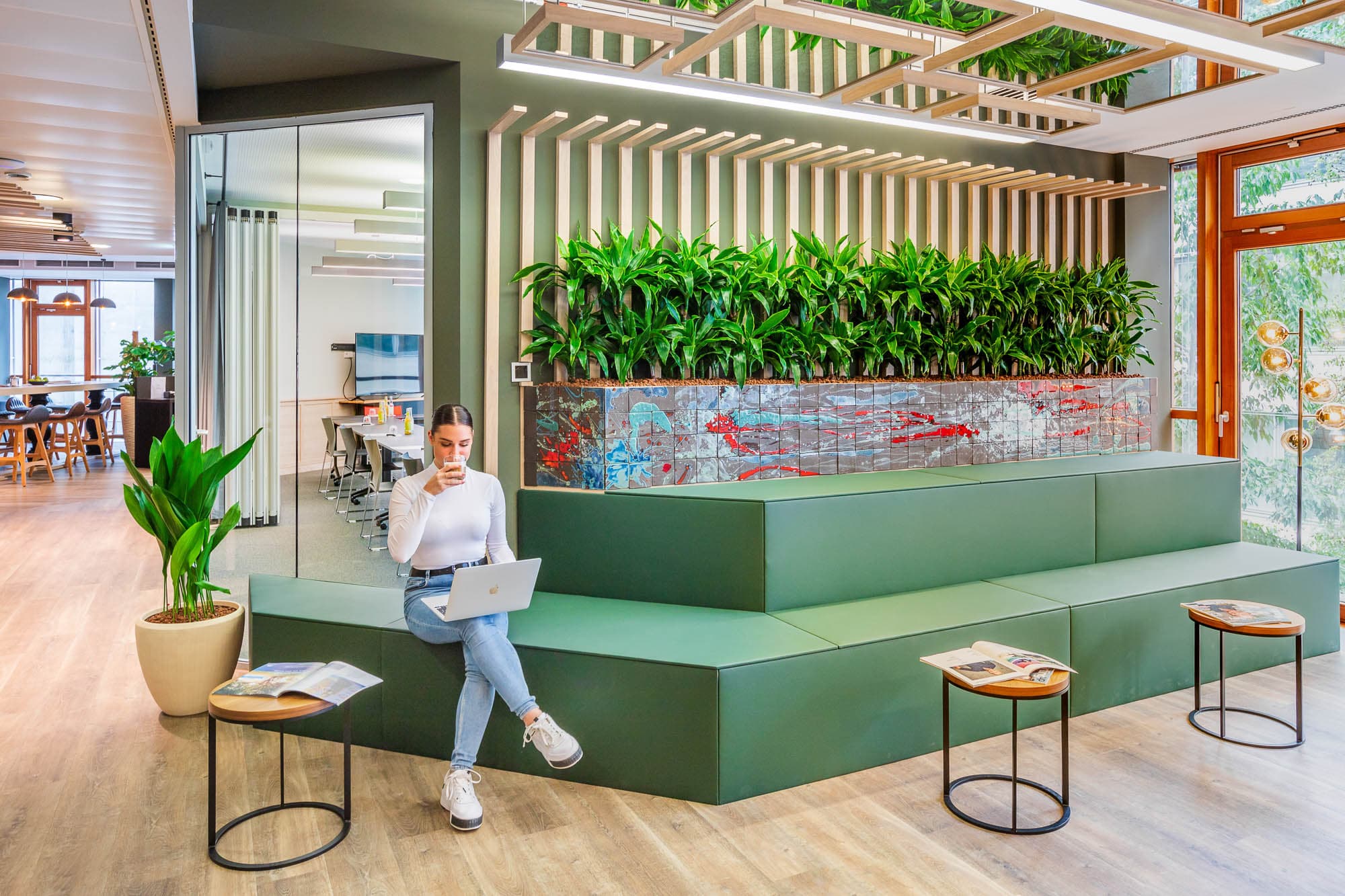 Plaza Cubes Coworking interior photo 2
