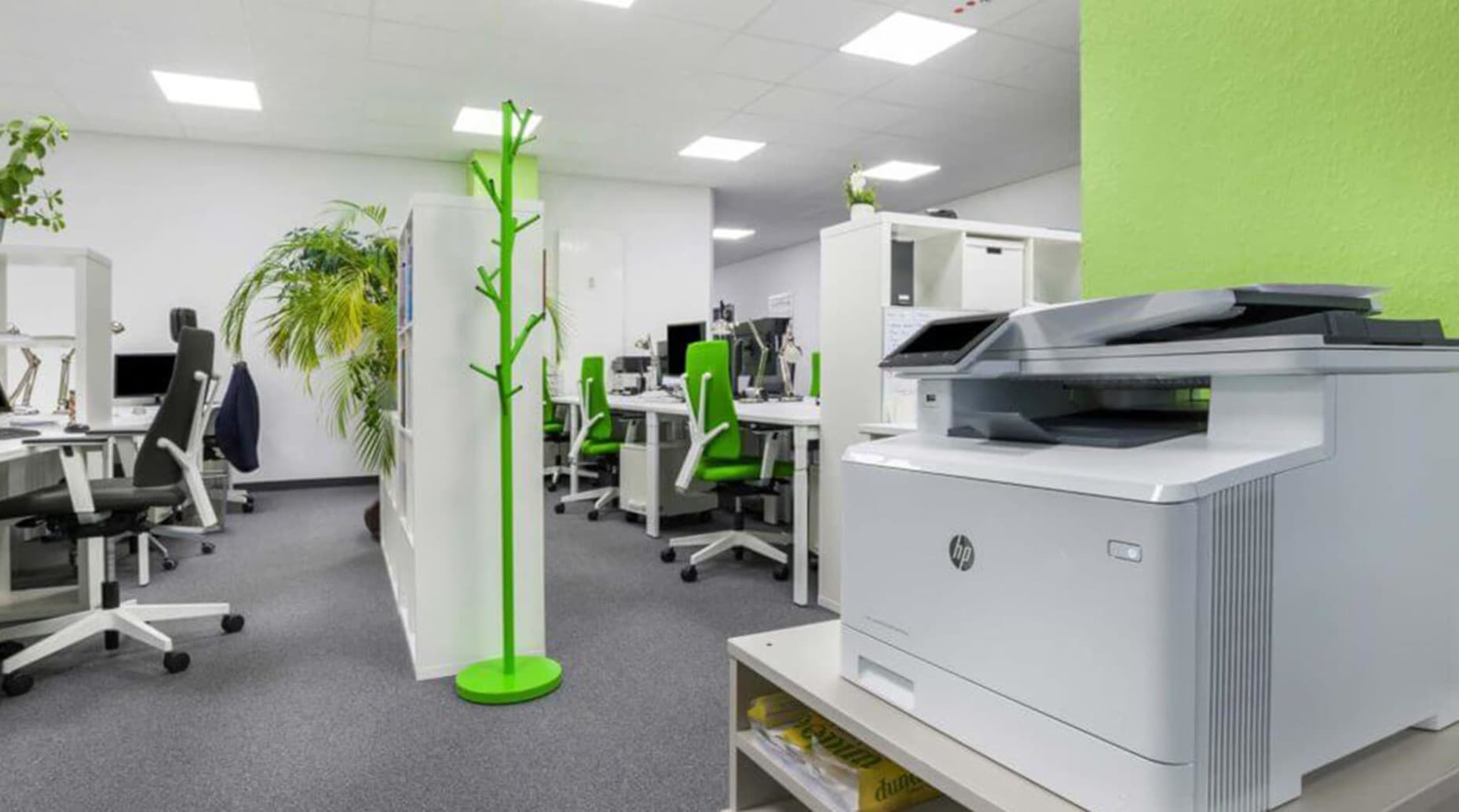 SleevesUp! Frankfurt Westside interior photo 2