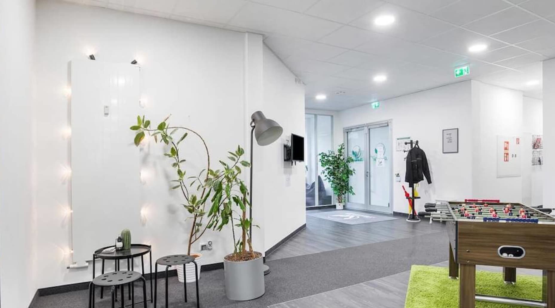 SleevesUp! Frankfurt Westside interior photo 4