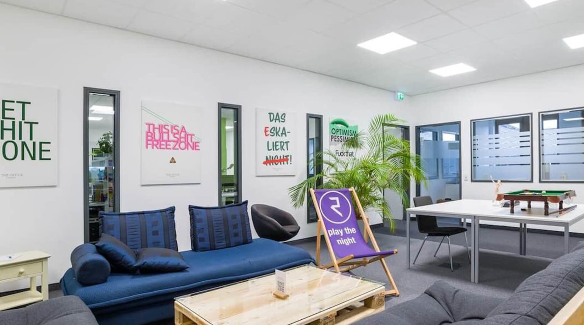 SleevesUp! Frankfurt Westside interior photo 5