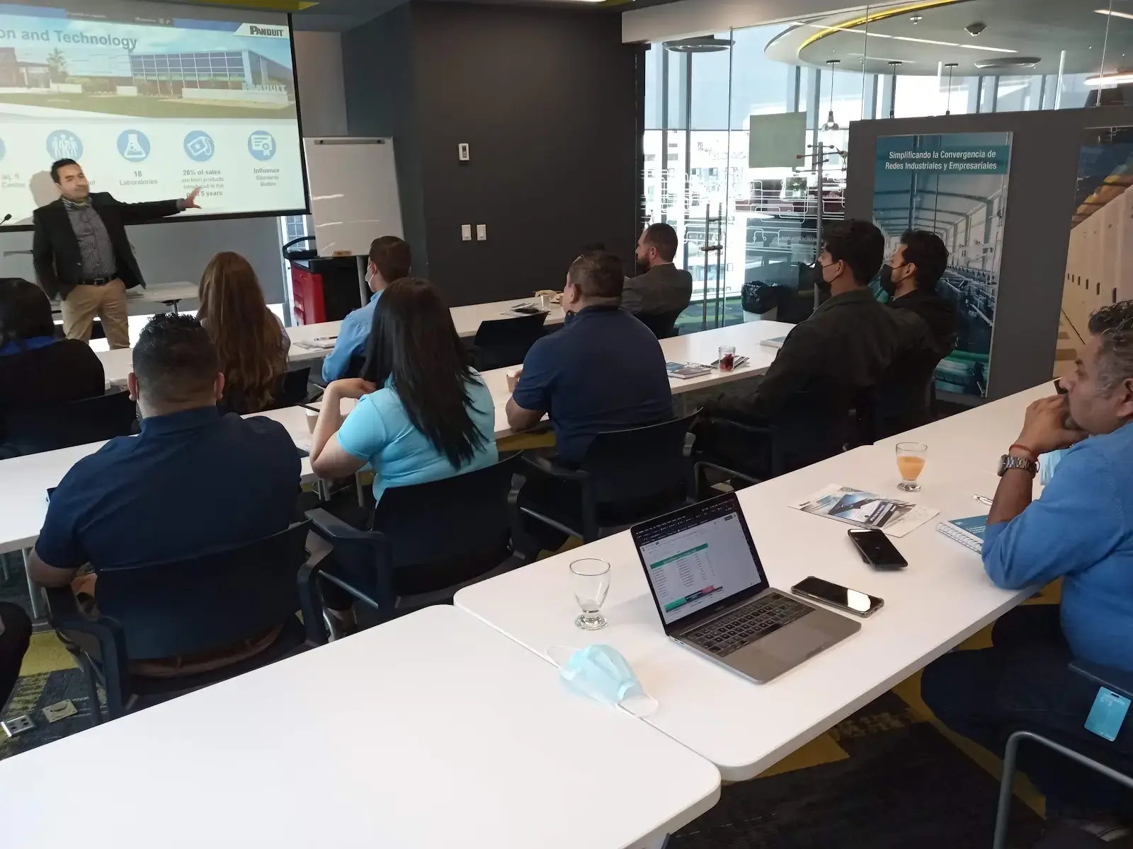 IZA Business Centers CDMX interior photo 3