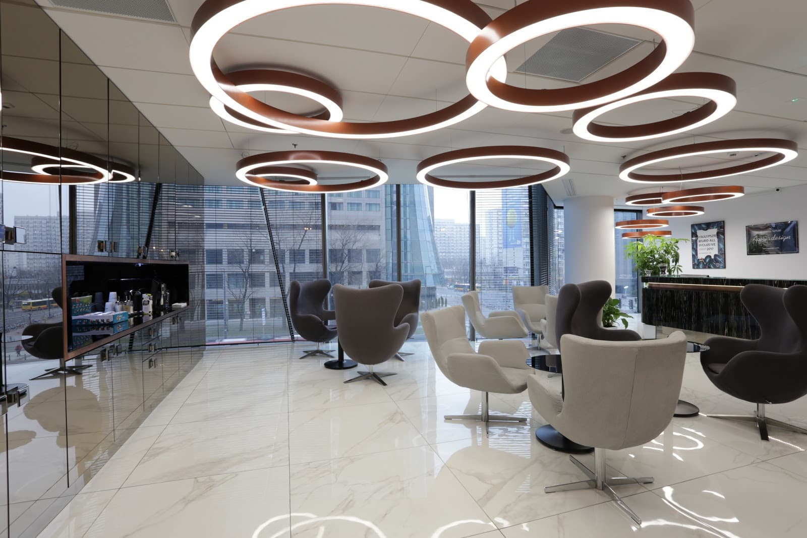 OmniOffice Q22 interior photo 4