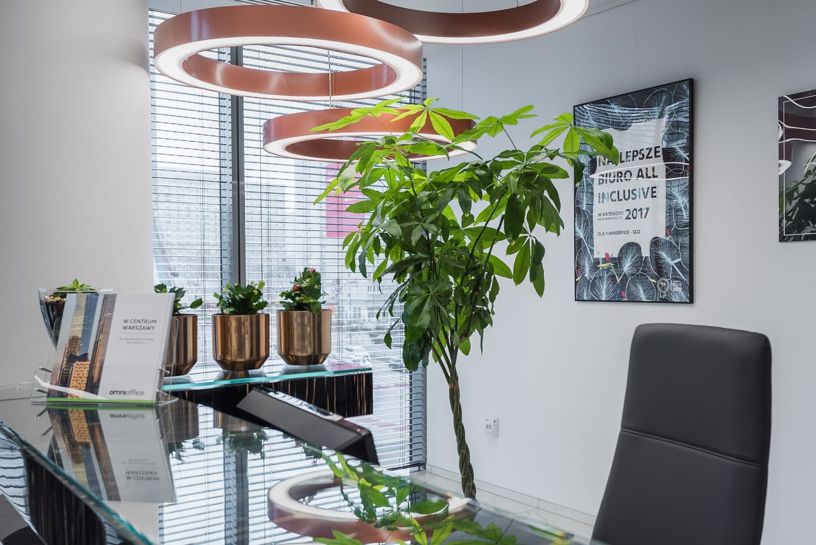 OmniOffice Q22 interior photo 9
