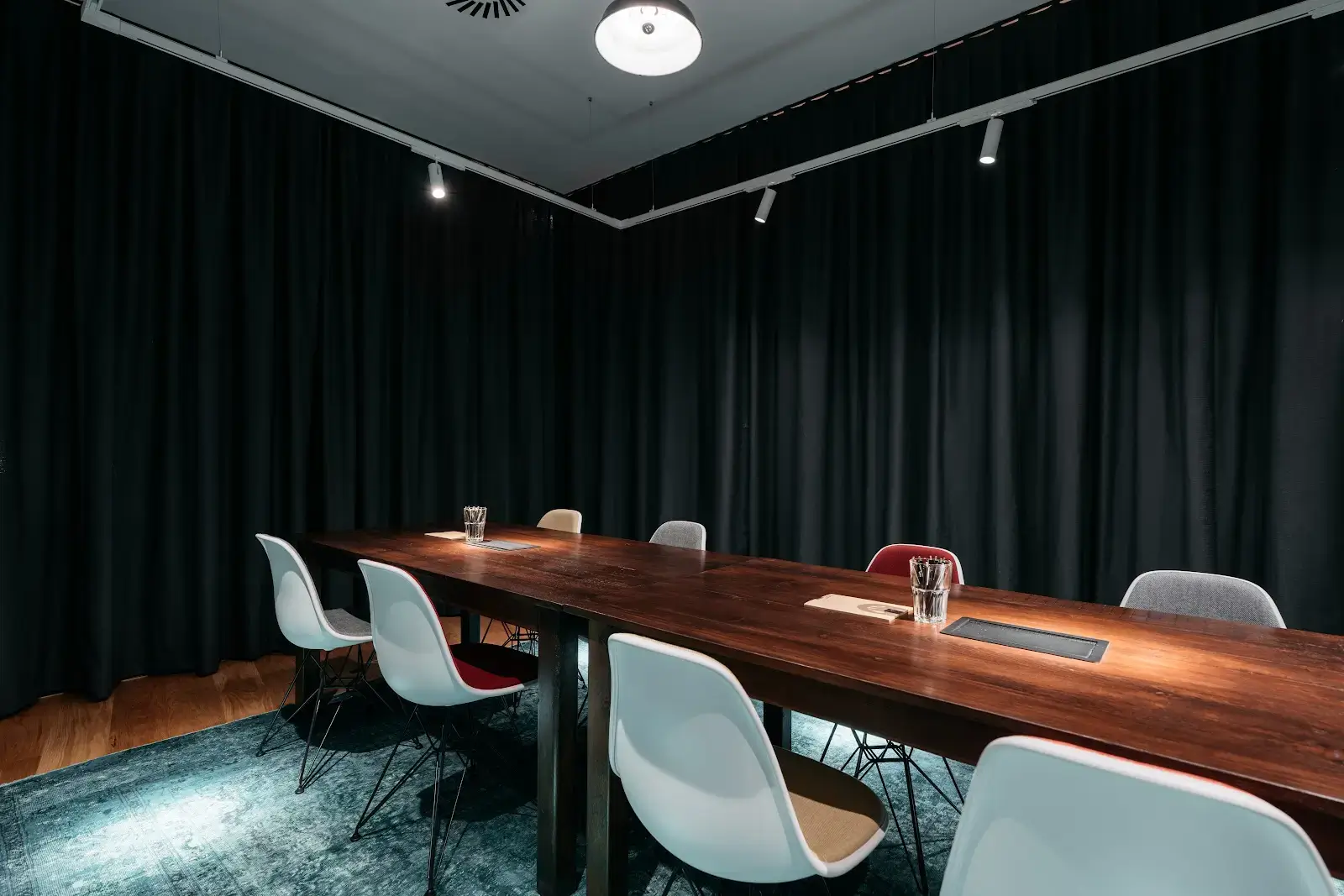 Ruby Fred Workspaces Stuttgart interior photo 5