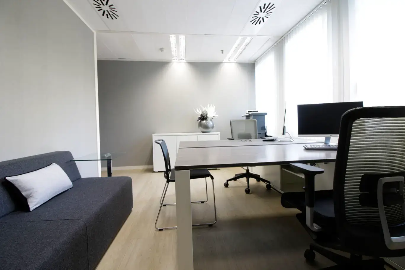 Gran Via Business & Meeting Center interior photo 7