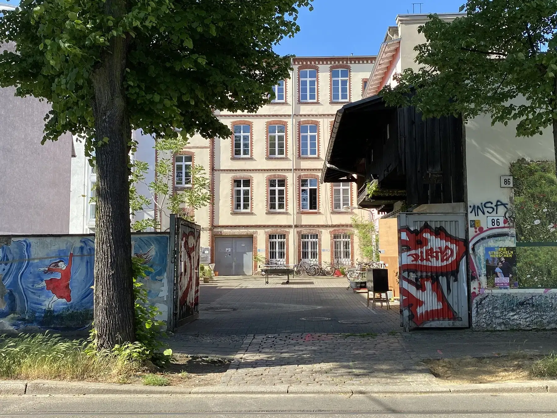 C*SPACE interior photo 2