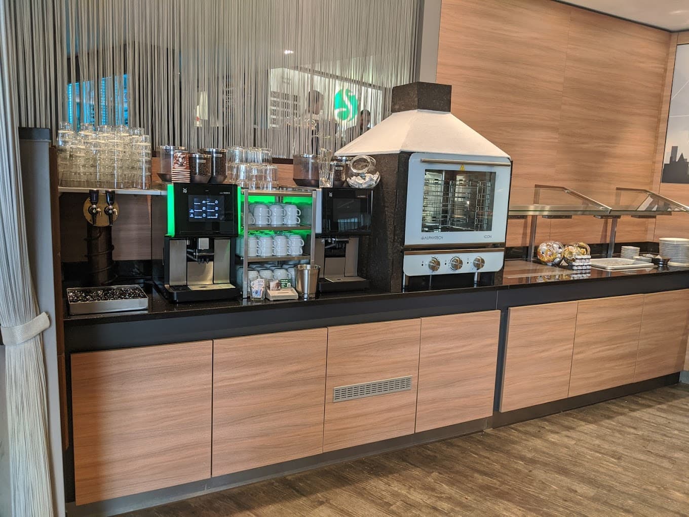 CoWorking Cafe 101 interior photo 3