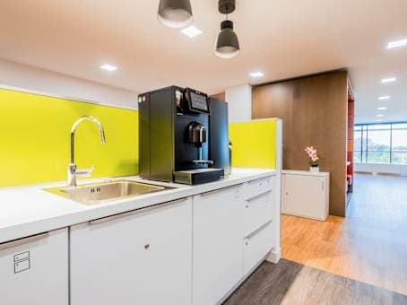 Regus Augsburg Hauptbahnhof interior photo 7