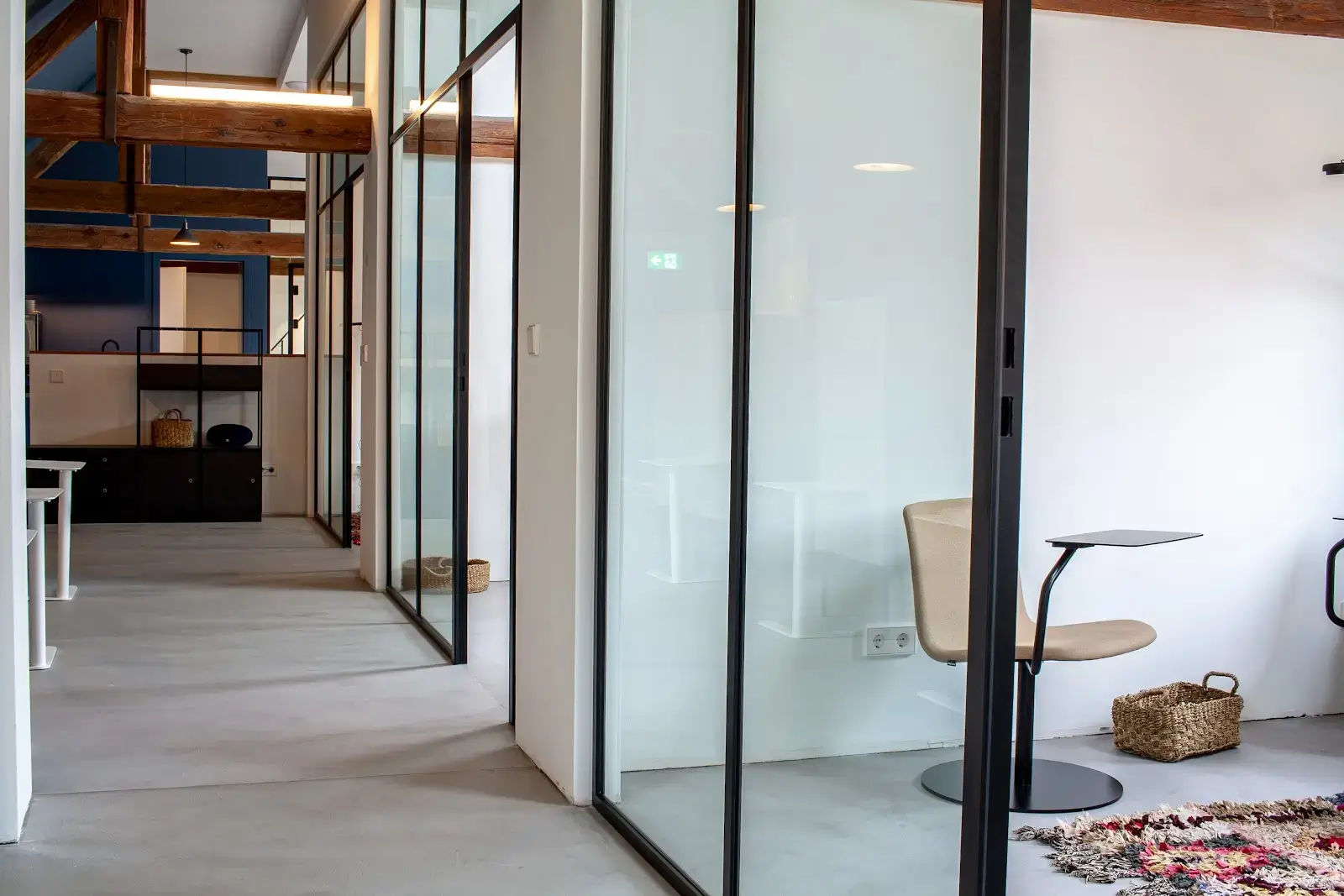 Project JUNE interior photo 7