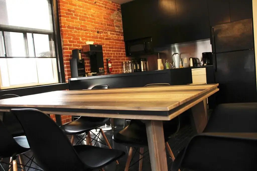 StartWell - King West interior photo 4