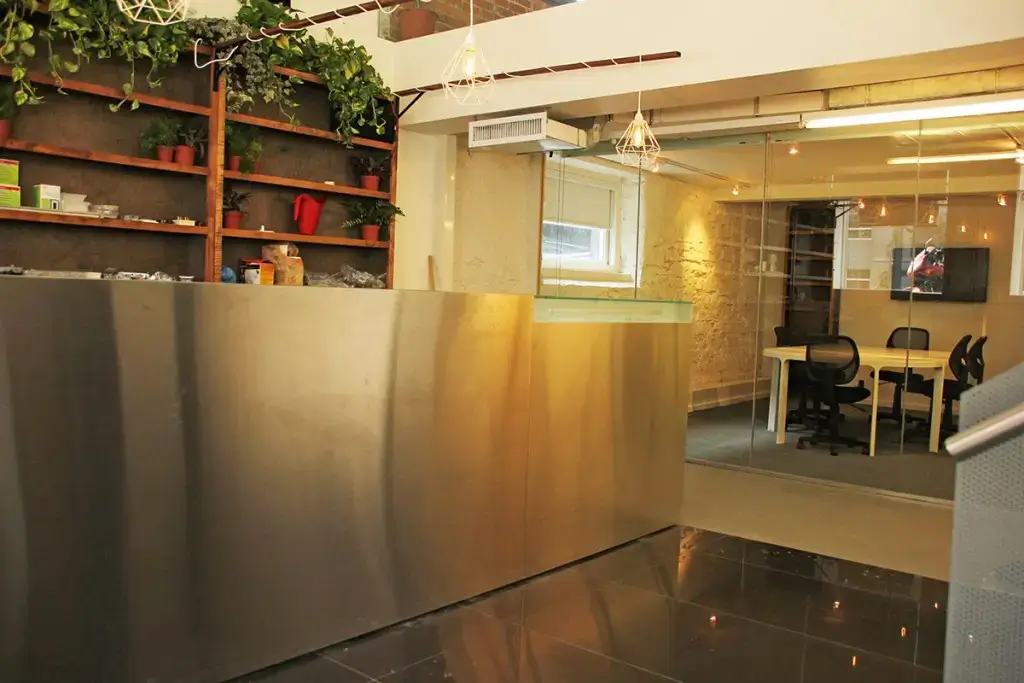 StartWell - King West interior photo 6