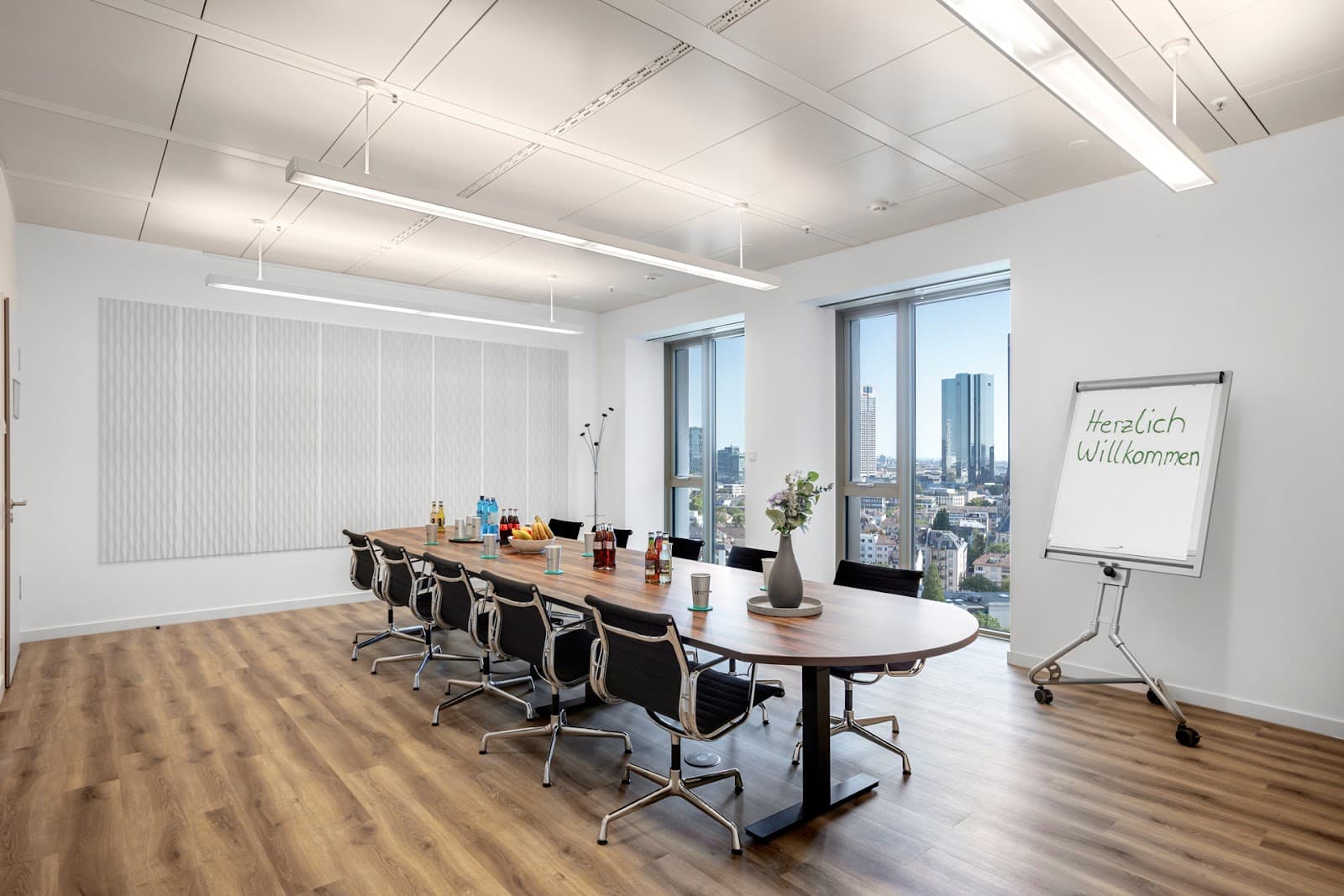 K-1 BusinessClub Tower 185 interior photo 9