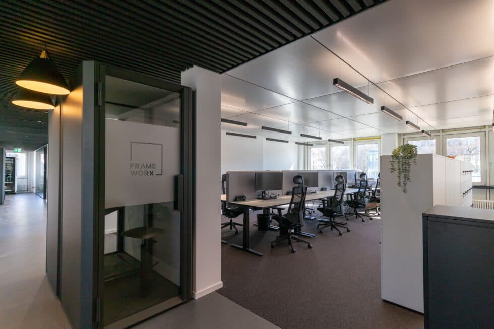 FRAMEWORX Coworking Space & Startup Hub interior photo 11