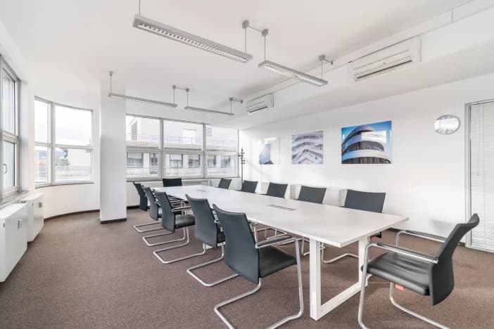 Regus Stuttgart Königstraße 10c interior photo 3