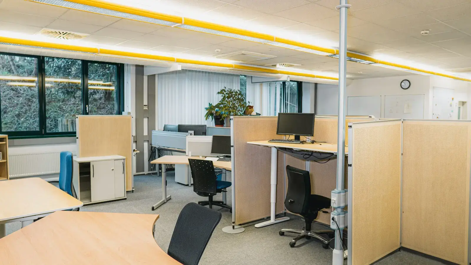 Satellitum interior photo 4