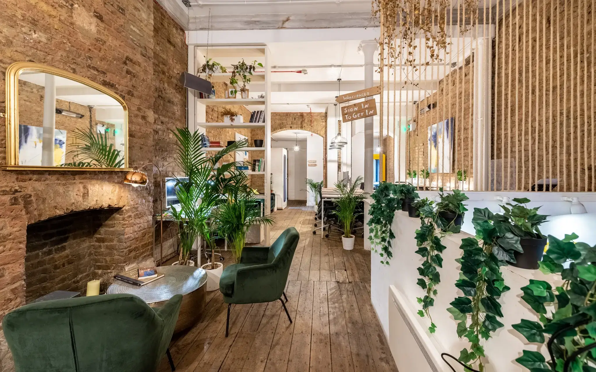 Cobalance Cafe interior photo 4